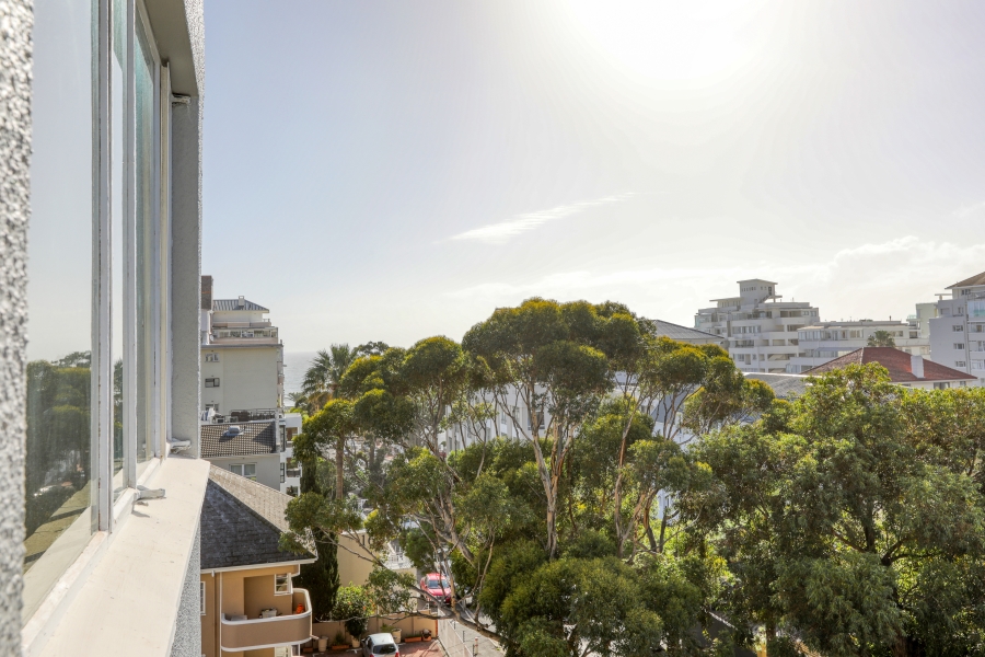 To Let 2 Bedroom Property for Rent in Sea Point Western Cape